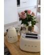 Smeg KLF03CRUK Kettle, Cream