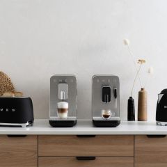Smeg KLF03BLMUK Kettle, Black