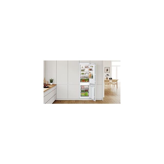 Bosch KIN86NFE0G, Built-in fridge-freezer with freezer at bottom