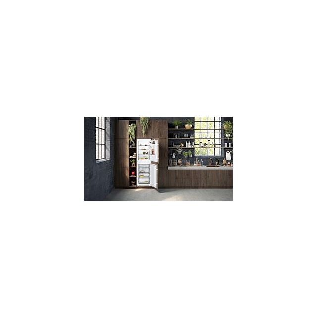 Neff KI7851SE0G, Built-in fridge-freezer with freezer at bottom