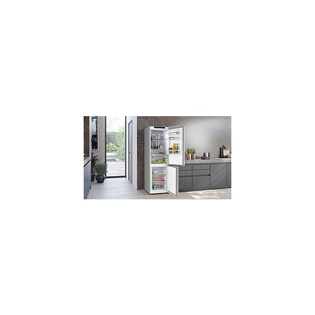 Siemens KG36NVICG, Free-standing fridge-freezer with freezer at bottom