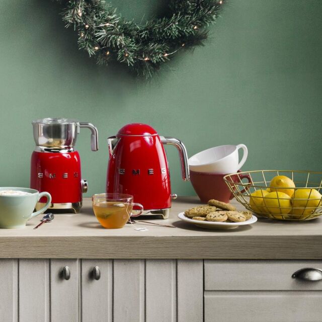Smeg KLF03RDUK Kettle, Red