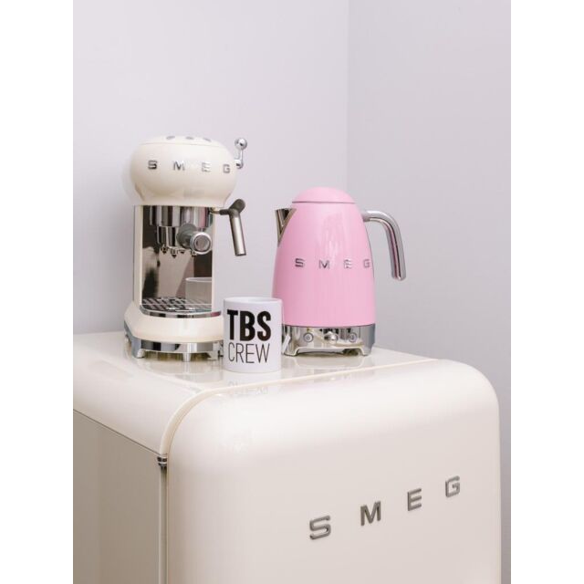 Smeg KLF03PKUK Kettle, Pink