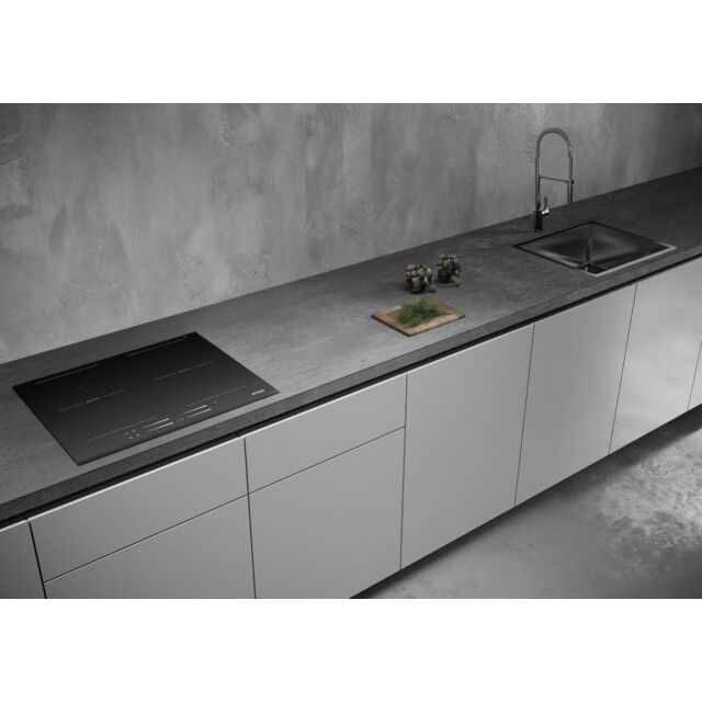 Smeg SI2M7643B 60cm Induction HobTouch Controls and Auto Vent